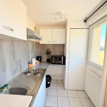 Le Nid Douillet - Parking Included - Apartment